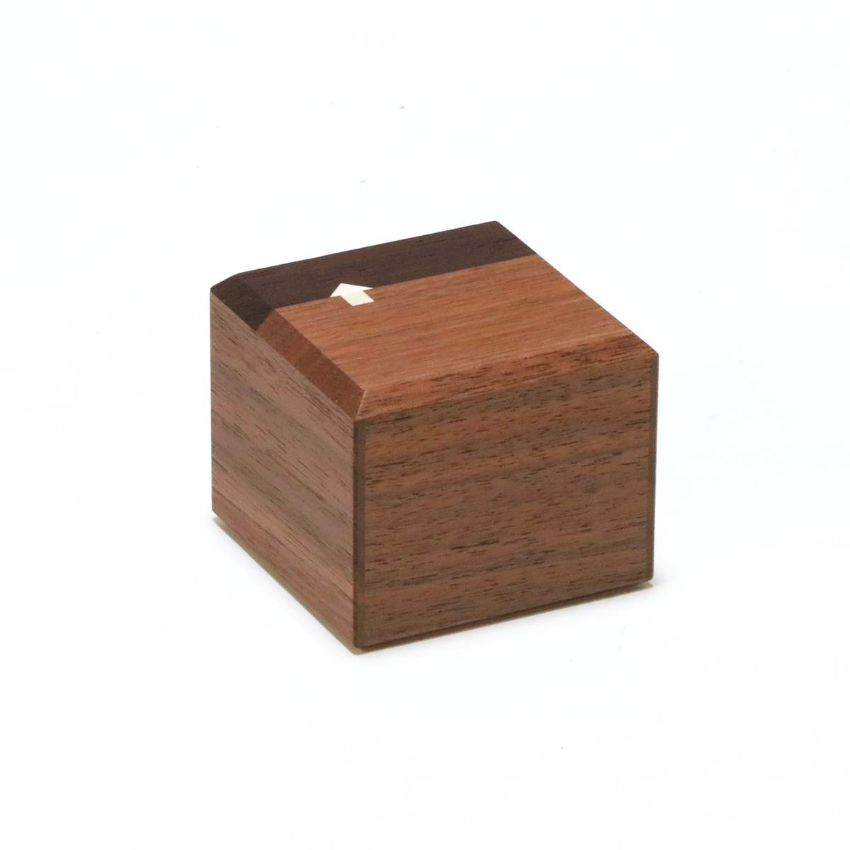 Small box: カタマリ　からくり箱　からくりクラブ　からくり創作研究会 Small box: カタマリ からくり箱 からくりクラブ からくり創作